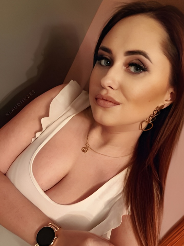 Елена привлекательная девушка из Калязина цена от 1500 руб