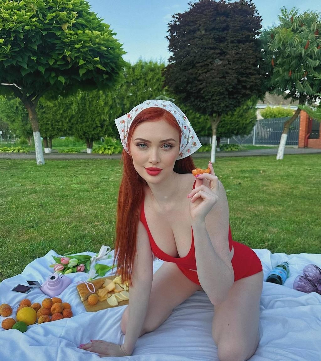 Лена привлекательная девушка из Калязина цена от 6000 руб