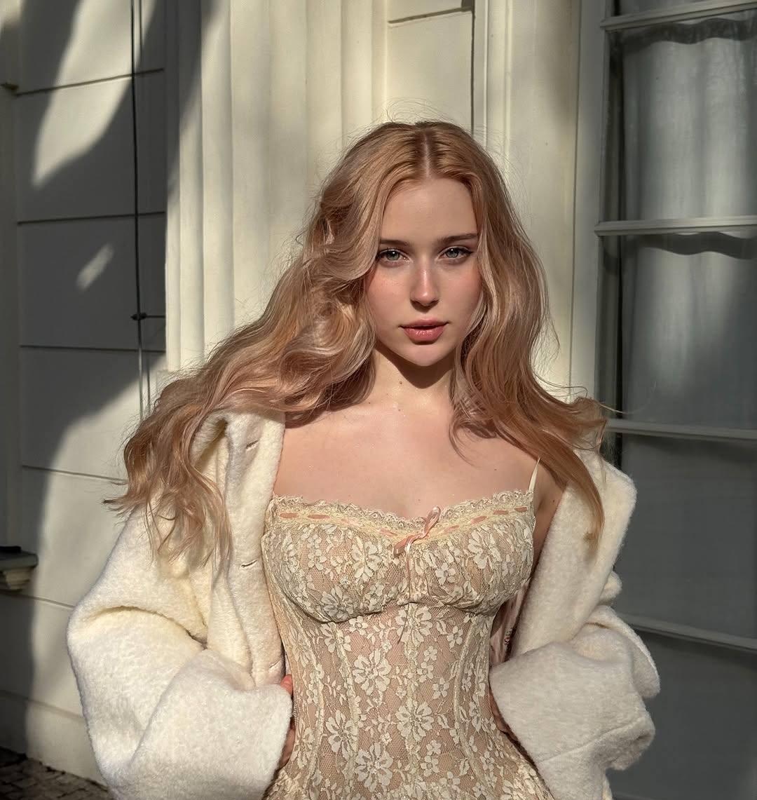 Рита привлекательная девушка из Калязина цена от 7000 руб